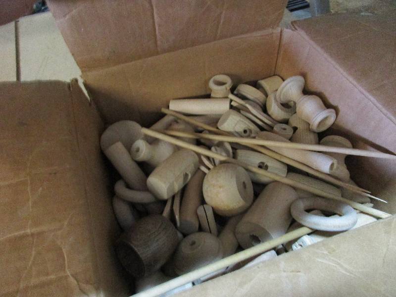 lot 154 image: Woodworking trinkets
