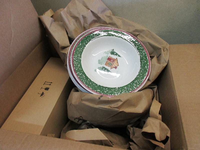 lot 159 image: Ceramic dishes