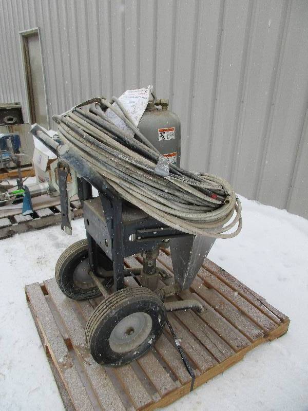 lot 15 image: Graco sprayer