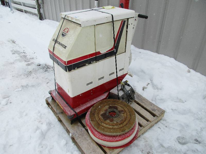 lot 16 image: Advance Floor Scrubber