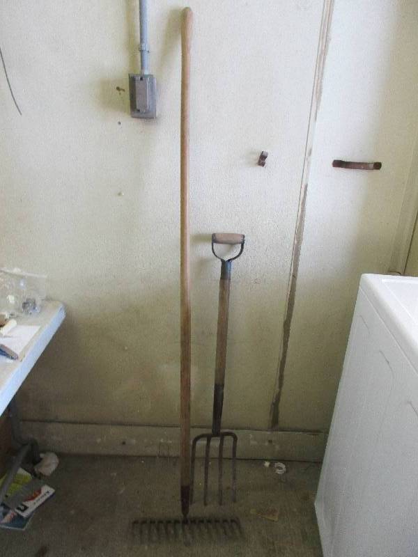 lot 184 image: RakePitch fork