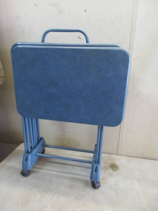 lot 187 image: TV Trays