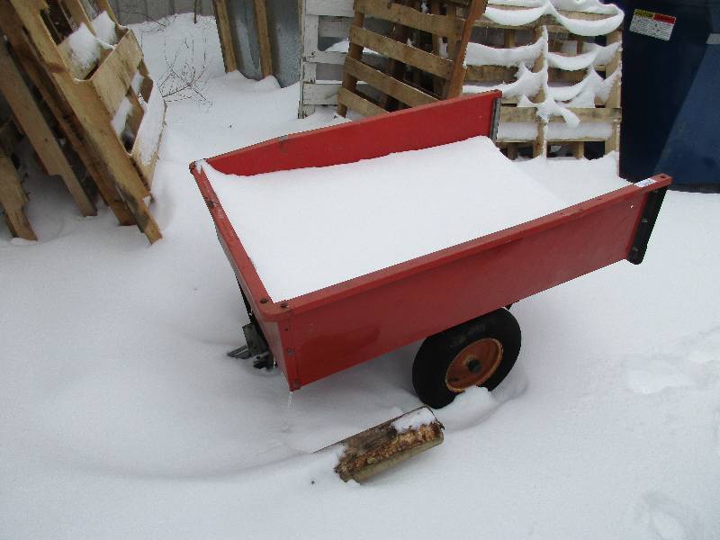 lot 192 image: Garden cart