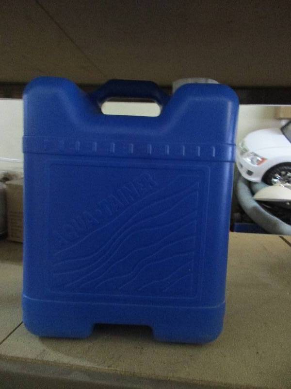 lot 67 image: Water jug