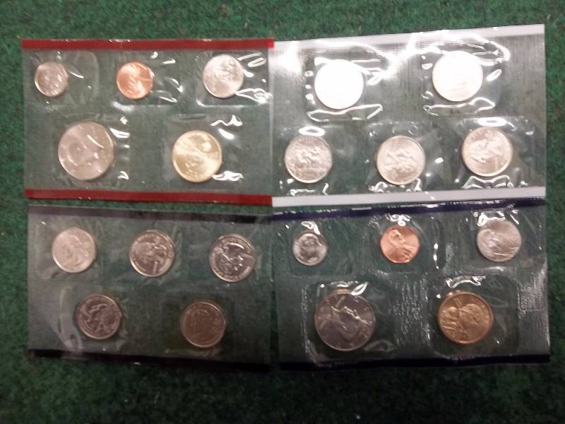 2006 US Mint Unc Coin Set With State Quarters & Sac Dollars P&D
