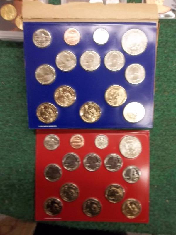 2012 US Mint Unc Coin Set With Presidential Dollars & State Quarters