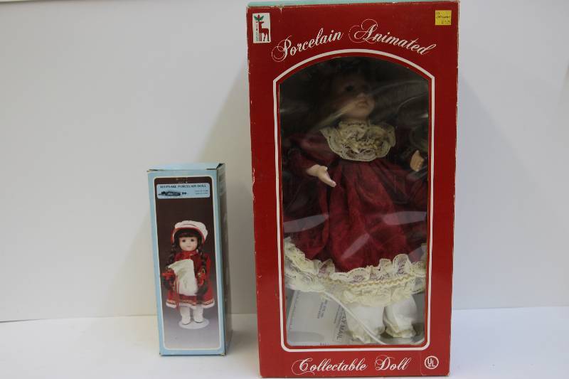 lot 13 image: Keepsake & Animated Porcelain Dolls