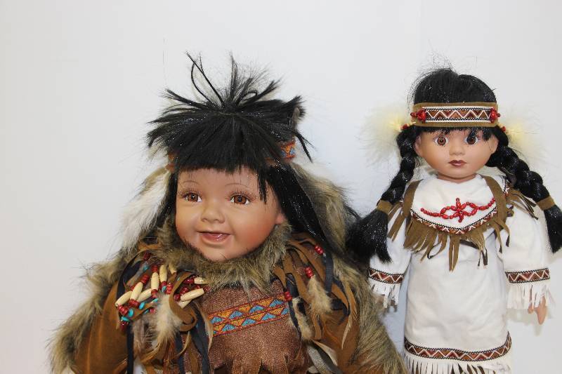 lot 17 image: Native American Porcelain Dolls