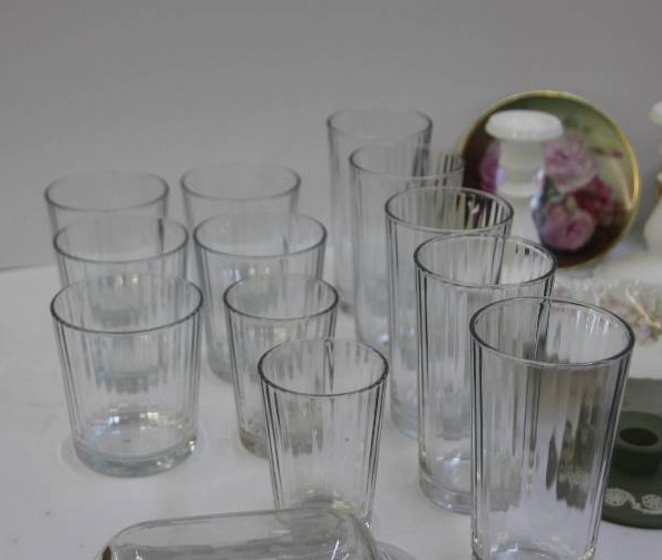 lot 26 image: Collectible Glassware & China