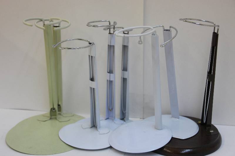 lot 22 image: Doll Stands