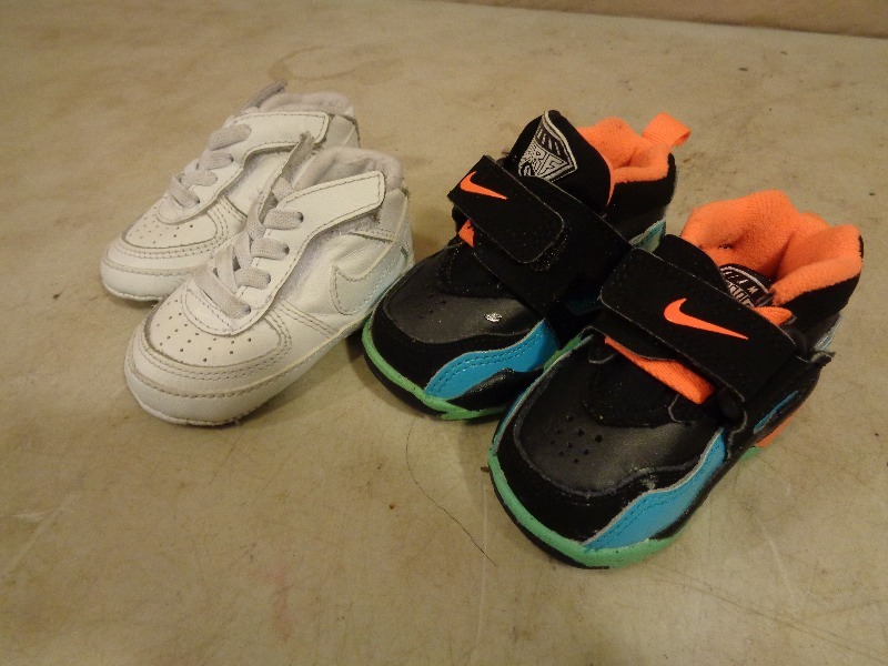 2 Pair of Nike Shoes