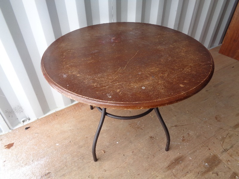 Neat Round Table