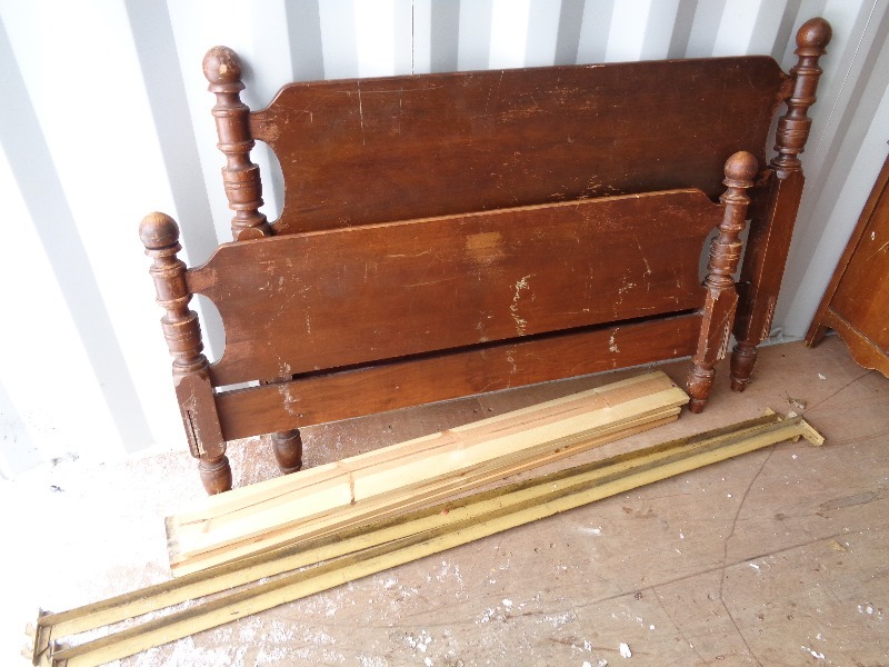 Wood Queen Size Bed