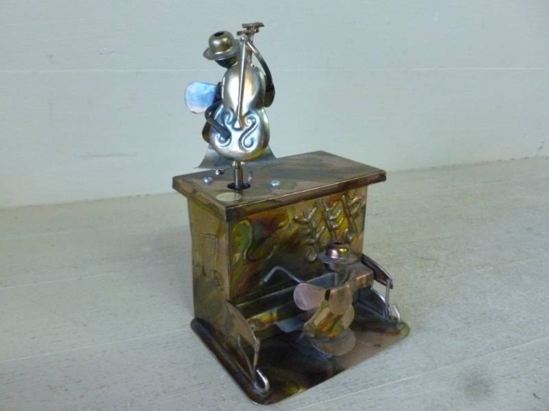 Cut Metal Music Player