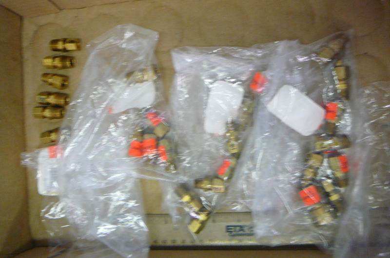 Brass Male adaptors 14 x 14  38 x 14  516 x 14  516 x 18  26 count