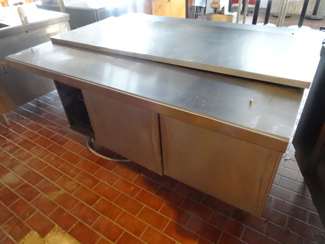lot 5 image: Refrigerated Double Sided Prep Station