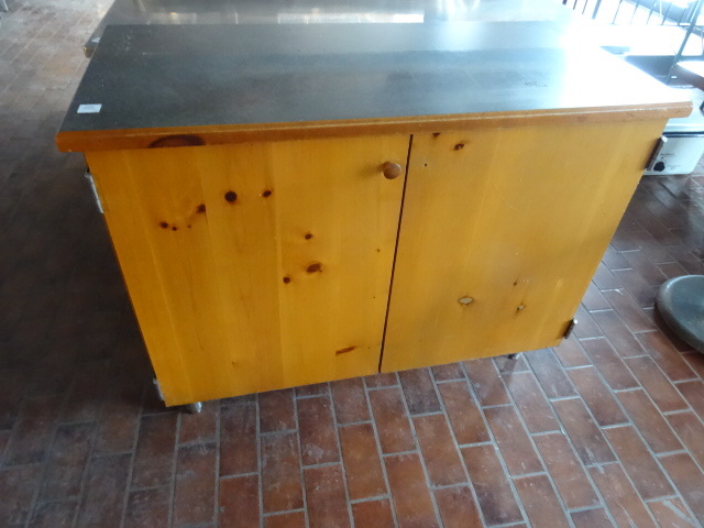 lot 11 image: Wood 2 Door Cabinet 43 X 21 X 34