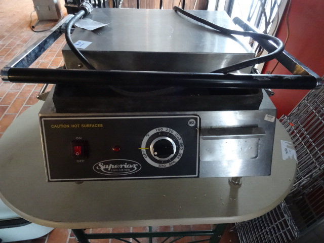 lot 21 image: Superior NSF Panini Grill