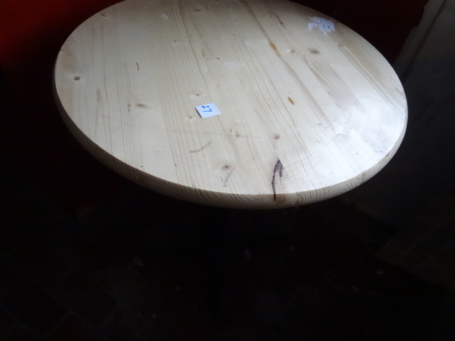 lot 27 image: 24 Metal Framed Table Top