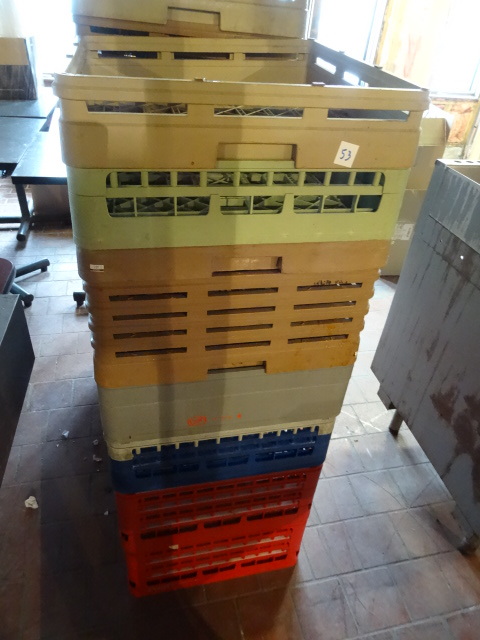lot 53 image: 8 Dish Washer Racks