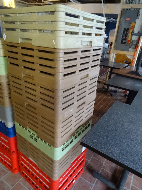lot 54 image: 8 Dish Washer Racks