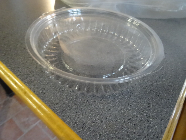 lot 73 image: Box of 32 oz. Tubs with Lids