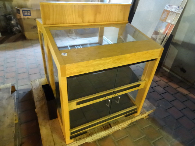 lot 83 image: Lighted Bakery Display Case