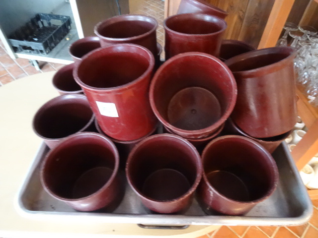 lot 94 image: Salad Bar Inserts