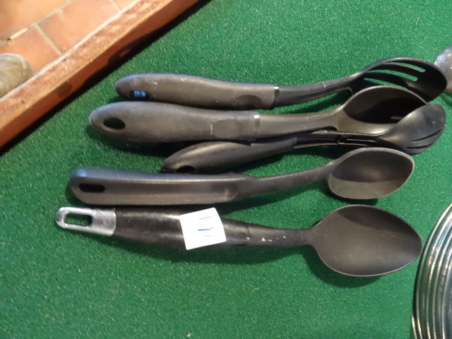 lot 119 image: Misc Plastic Spoons