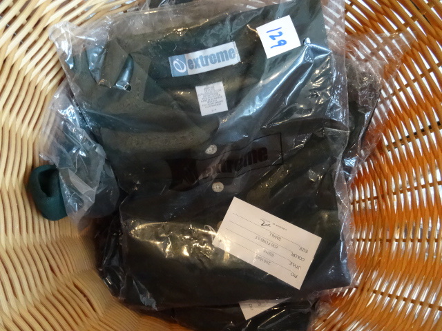 lot 129 image: 5 Small T Shirts