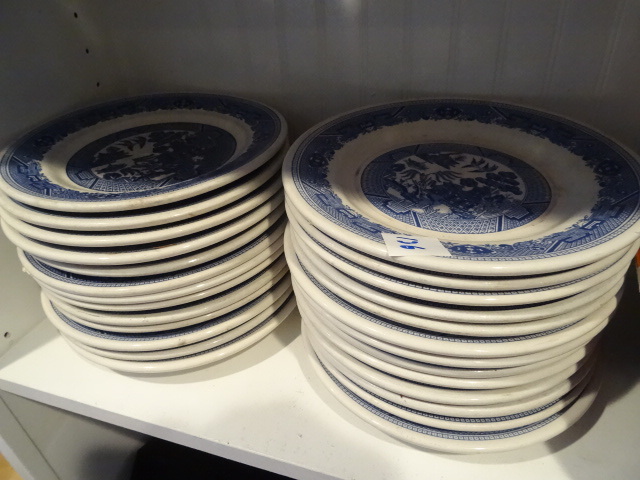 lot 136 image: 26 Asian Theme Plates