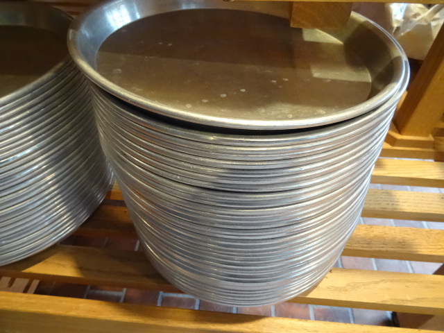 lot 144 image: Aluminum Plates Qty 92