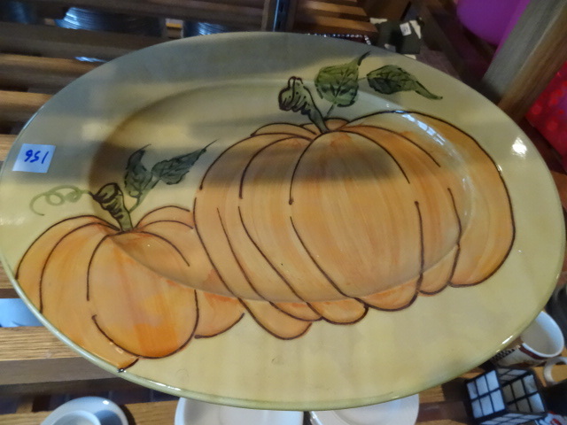 lot 156 image: 19 Painted Platter