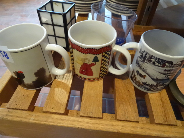 lot 158 image: Coffee Cups  Candle Holder