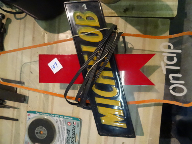 Vintage Michelob Beer Sign Lighted