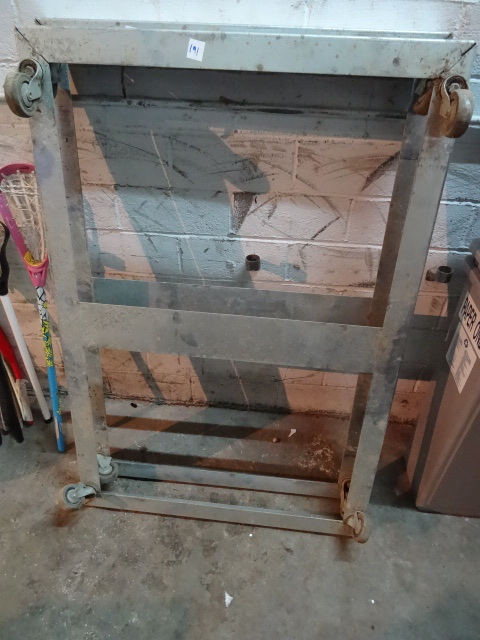 32 X 48 Metal Dolly