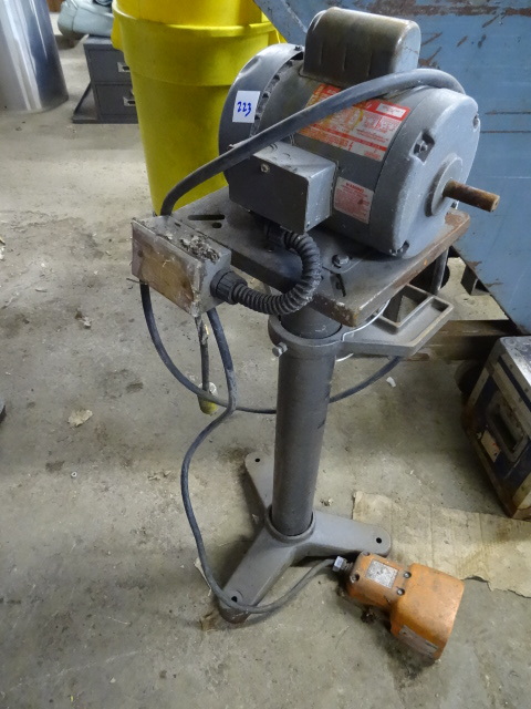 Grinder Pedestal with 12 HP