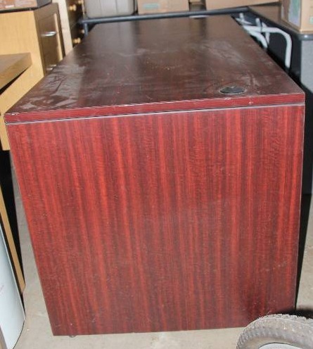 lot 4 image: Office Computer Desk
