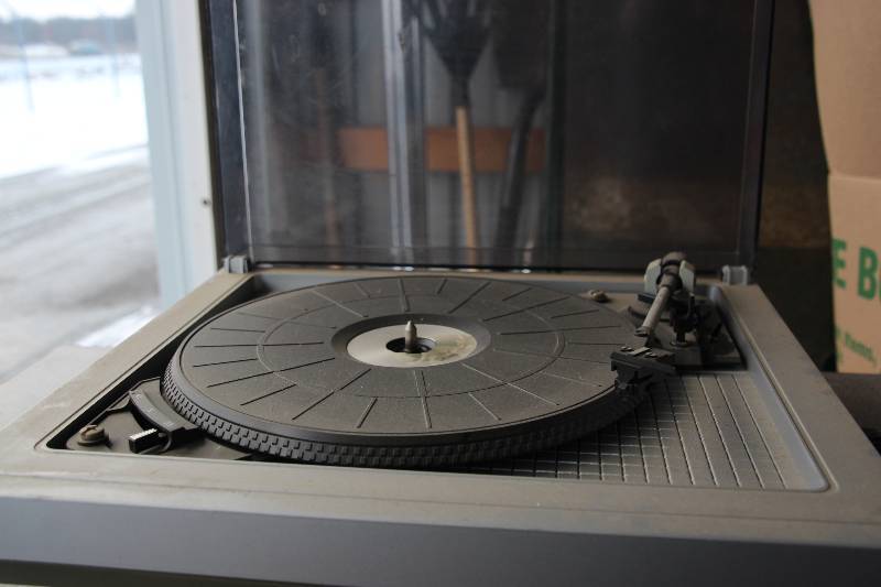 lot 12 image: Record Player