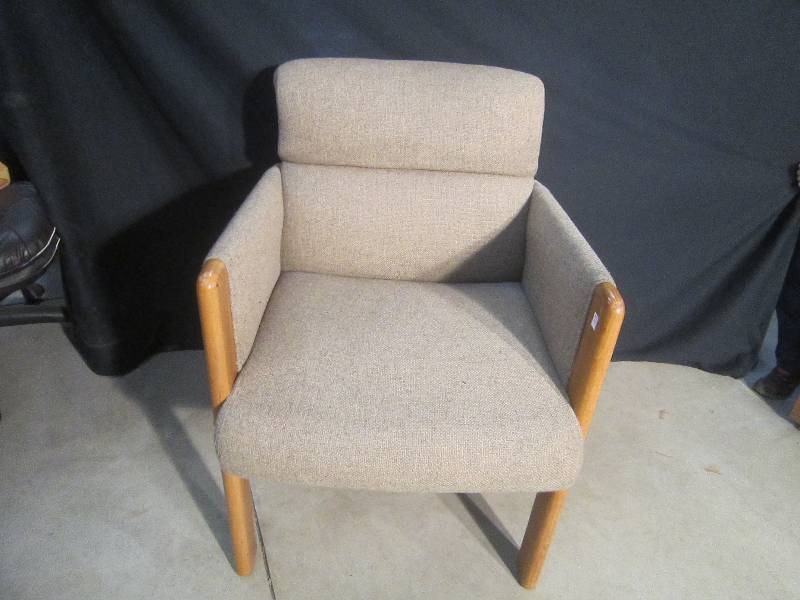 FABRIC AND OAK CONFERENCEOFFICE CHAIR