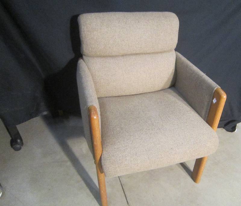 FABRIC AND OAK CONFERENCEOFFICE CHAIR