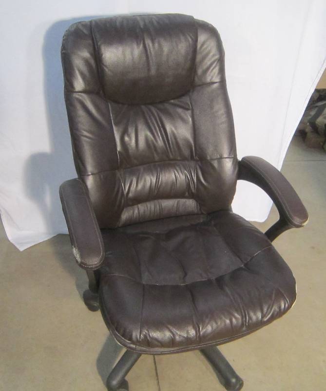 LEATHER OFFICE CHAIR