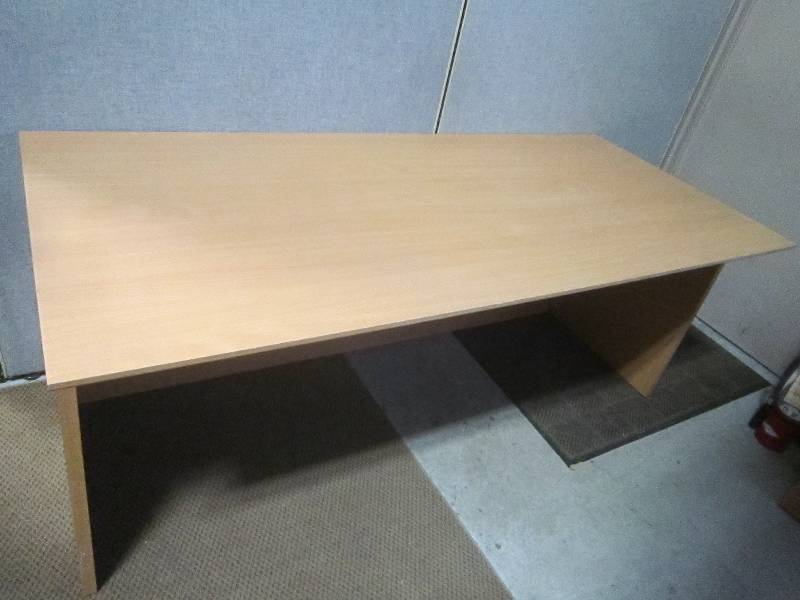 DESK -  WORKS WITH 27 FOR A L SHAPE OFFICE CENTER