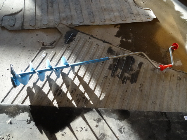 8 Hand Ice Auger