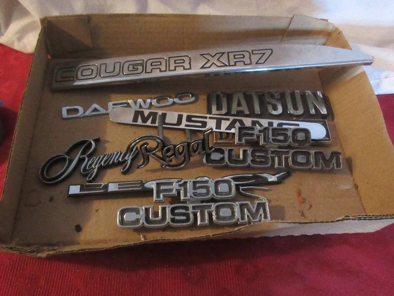 lot 5 image: CAR EMBLEMS