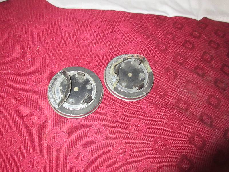 lot 7 image: 2 COLLECTIBLE CAR EMBLEMS