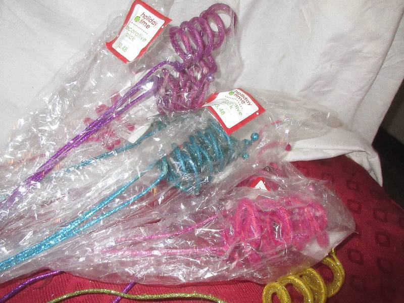 lot 12 image: CRAFTING SUPPLY