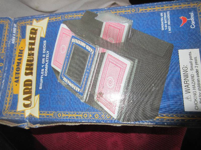 lot 38 image: AUTOMATIC CARD SHUFFLER