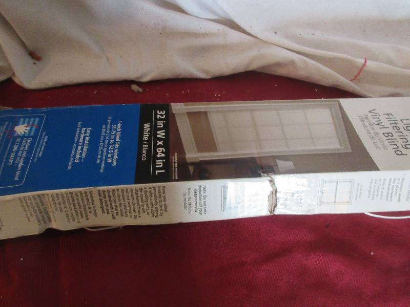 lot 43 image: NEW MINI BLIND