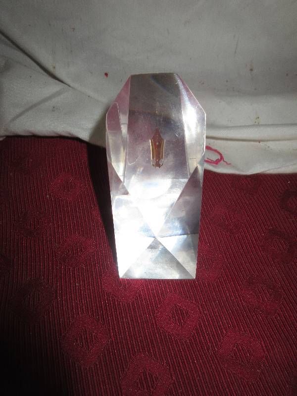 lot 46 image: GLASS PRISM